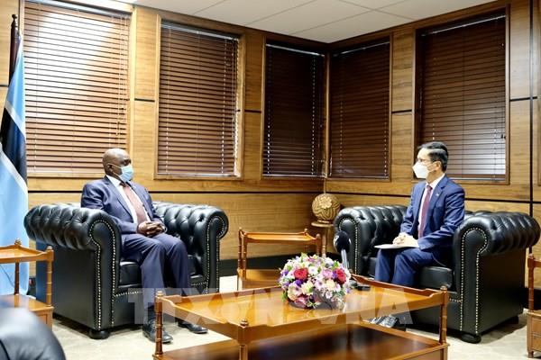Việt Nam và Botswana tăng cường quan hệ hợp tác trên nhiều lĩnh vực