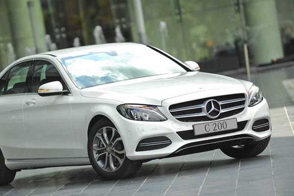 Mercedes-Benz Việt Nam triệu hồi gần 1.800 xe C200