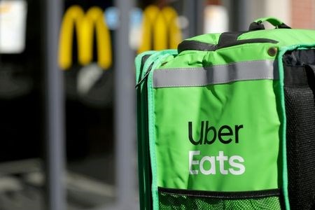 Uber và Carrefour giới thiệu dịch vụ giao hàng nhanh ở Pháp