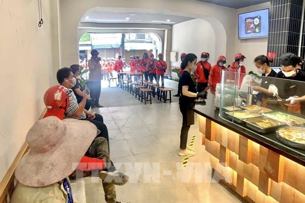 Dịch vụ ăn uống ở Tp. Hồ Chí Minh chủ yếu là mua mang về