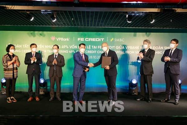 VPBank hoàn tất thỏa thuận bán 49% vốn điều lệ tại FE Credit cho SMBC Group