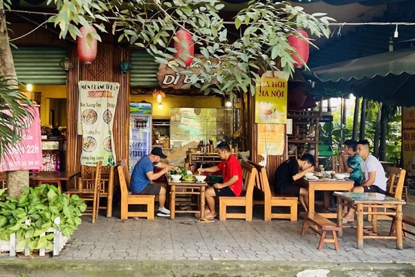 Tp Hồ Chí Minh thu nội địa lũy kế 10 tháng sụt giảm so với cùng kỳ