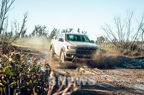 Các chế độ lái của Ranger Raptor giúp chủ xe chinh phục địa hình như thế nào?