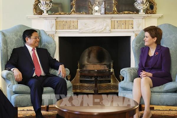 Thủ tướng Chính phủ Phạm Minh Chính gặp Thủ hiến Scotland Nicola Sturgeon