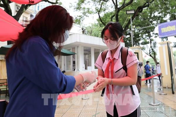 Bộ Giáo dục và Đào tạo phối hợp với Bộ Y tế triển khai mở cửa trường học đảm bảo an toàn