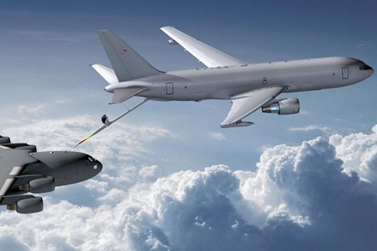 Boeing bàn giao máy bay tiếp nhiên liệu trên không KC-46A đầu tiên cho Nhật Bản