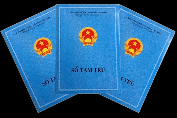 Truy tố đối tượng từng là cảnh sát khu vực, làm giả hàng loạt sổ tạm trú