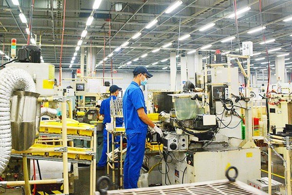 Thành phố Hồ Chí Minh hỗ trợ điều trị lao động mắc COVID-19