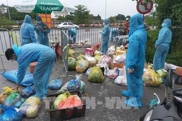 Dịch COVID-19: Hà Nội đảm bảo thực phẩm cho thôn Bạch Trữ bị cách ly y tế