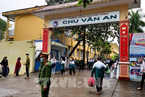 Học sinh Thái Nguyên tạm dừng đến trường vì có các ca F0