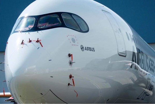 Kiểm tra sự cố hai máy bay Airbus va chạm tại sân bay Nội Bài
