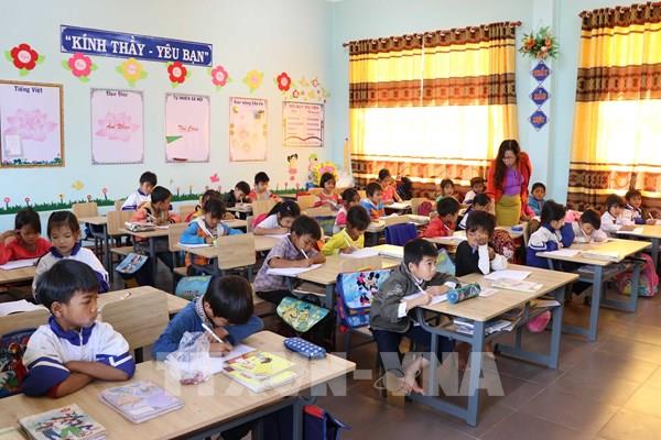 Loạn tình trạng “lạm thu” đầu năm học mới