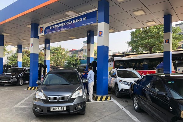 Quỹ bình ổn giá xăng dầu Petrolimex tiếp tục âm 440 tỷ đồng