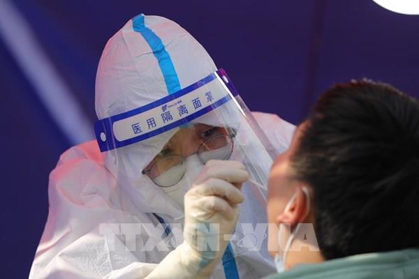 Trung Quốc đại lục tiếp tục ghi nhận thêm nhiều ca mắc mới COVID-19