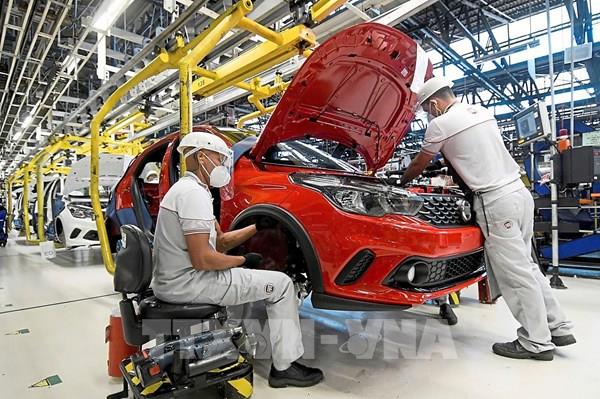 Thiếu chất bán dẫn, doanh số bán ô tô tại Brazil tiếp tục giảm