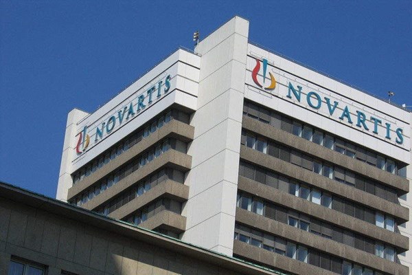 Novartis sẽ bán lại cổ phần cho Roche với giá 20,7 tỷ USD