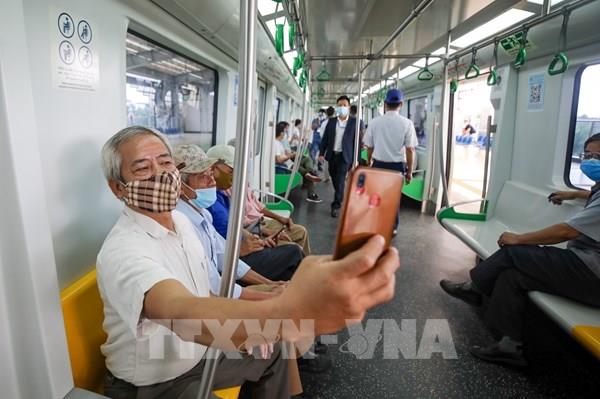 Gần 25.700 người đi tàu đường sắt Cát Linh-Hà Đông trong ngày đầu khai thác