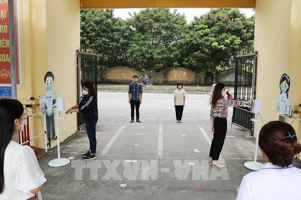 Học sinh lớp 9 của Ba Vì đến trường từ ngày 8/11