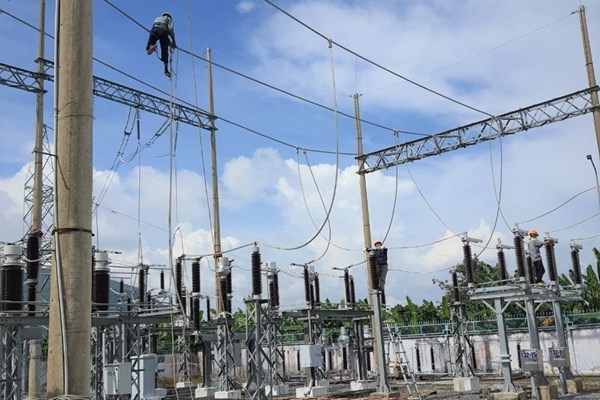 Thúc đẩy tiến độ các dự án xây dựng lưới điện tại Vĩnh Long