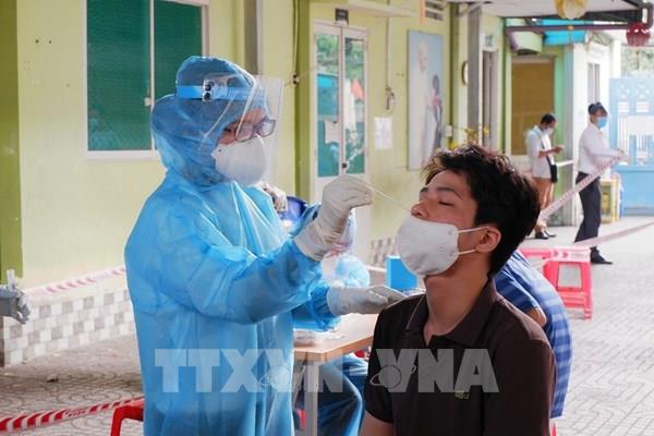 Thủ tướng Chính phủ chỉ đạo chủ động kiểm soát biến chủng mới Omicron