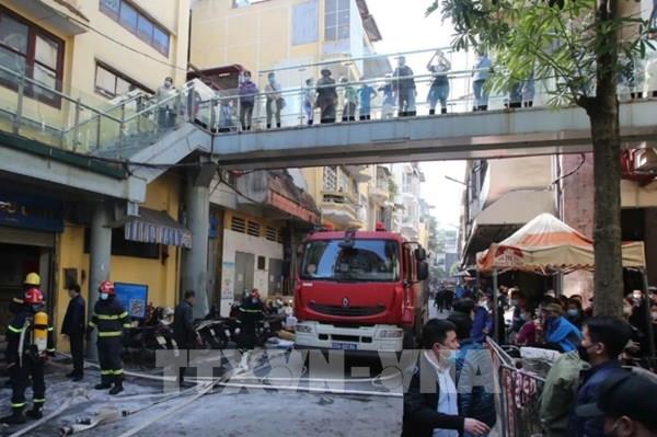 Dập tắt vụ cháy ở khu vực chợ Cầu Đông (Hà Nội)