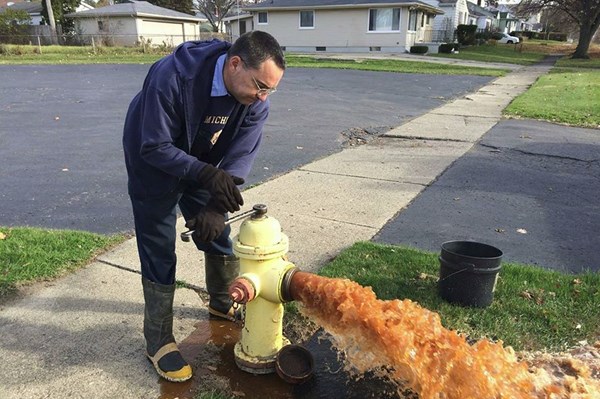 Diễn biến mới trong vụ bê bối nước bẩn tại Mỹ