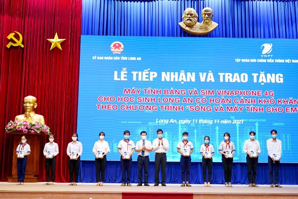 VNPT tiên phong triển khai chương trình “Sóng và máy tính cho em”