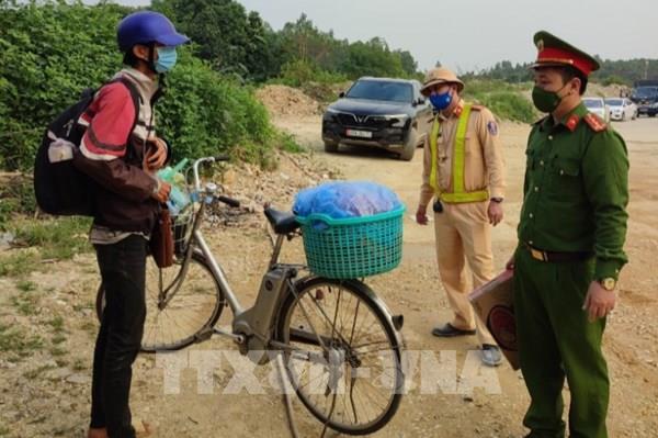 Đạp xe gần 2.000 km từ An Giang đến Tuyên Quang tìm việc làm