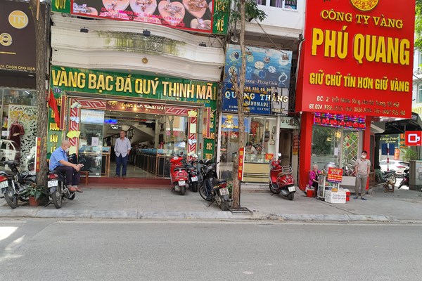 Vàng tiếp tục "nổi sóng"