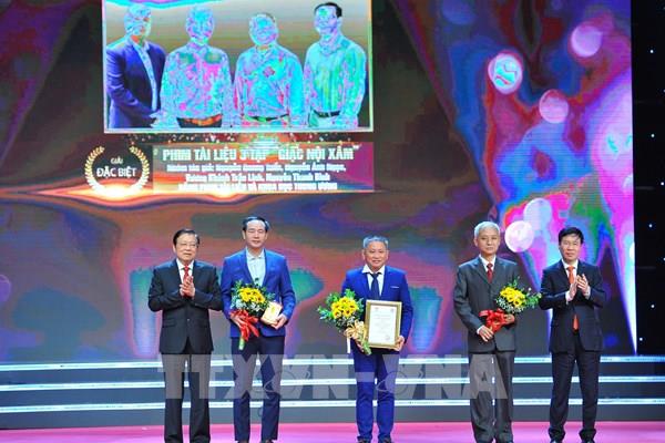 Vinh danh tác giả đoạt Giải báo chí toàn quốc phòng, chống tham nhũng, tiêu cực