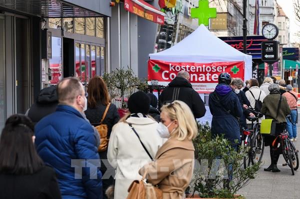 Nước Đức quay cuồng giữa mùa Đông ảm đạm