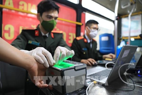 Hà Nội tổ chức cấp căn cước công dân lưu động trên xe buýt
