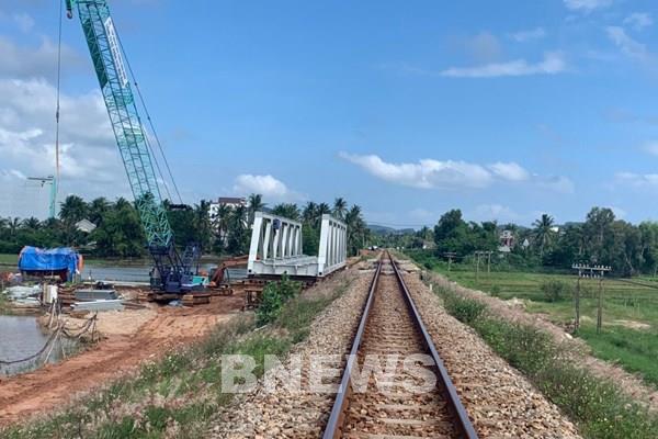 Tăng tốc hoàn thành dự án cải tạo, nâng cấp đường sắt Bắc - Nam trong năm 2021