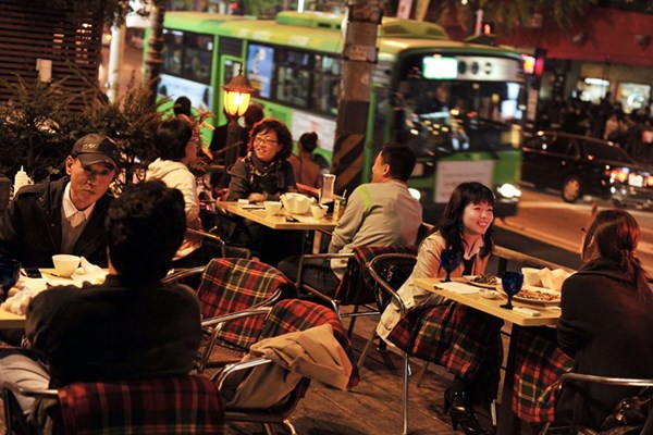 Hàn Quốc: Các cửa hàng ăn uống sắp dừng sử dụng sản phẩm dùng một lần