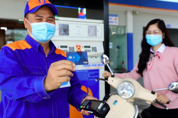 Petrolimex triển khai dịch vụ thanh toán không dùng tiền mặt trên toàn quốc