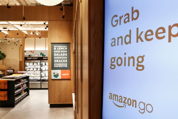 Starbucks bắt tay Amazon Go mở cửa hàng cà phê “không thu ngân”