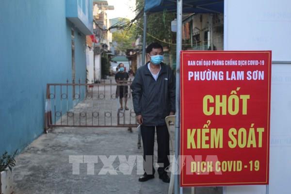 Ngày 21/11: Thêm 9.889 ca nhiễm mới, 5.163 bệnh nhân COVID-19 khỏi bệnh