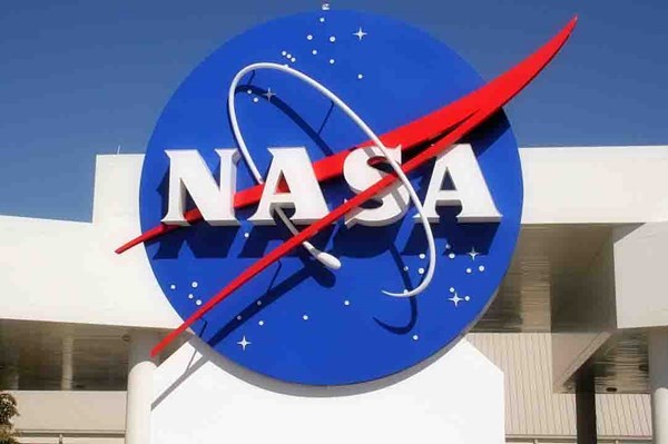 NASA tiếp nhận ý tưởng thiết kế nhà máy điện hạt nhân trên Mặt Trăng