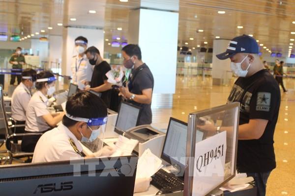 Du khách quốc tế trở lại Khánh Hòa sau gần 2 năm ngưng trệ vì COVID-19