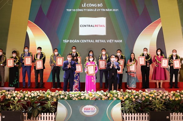 Central Retail lần đầu giành quán quân Top 10 Công ty bán lẻ uy tín năm 2021