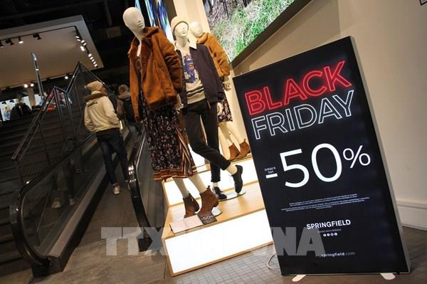 Người dân Mỹ ưu tiên mua sắm trực tuyến trong Black Friday 2021