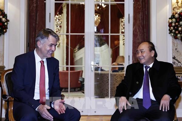 Chủ tịch nước Nguyễn Xuân Phúc tiếp Thị trưởng thành phố Bern và lãnh đạo một số tập đoàn của Thụy Sĩ