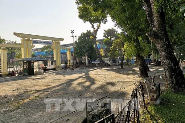 Hà Nội thêm 301 ca mắc COVID-19, tạm thời phong tỏa Công viên Thống Nhất