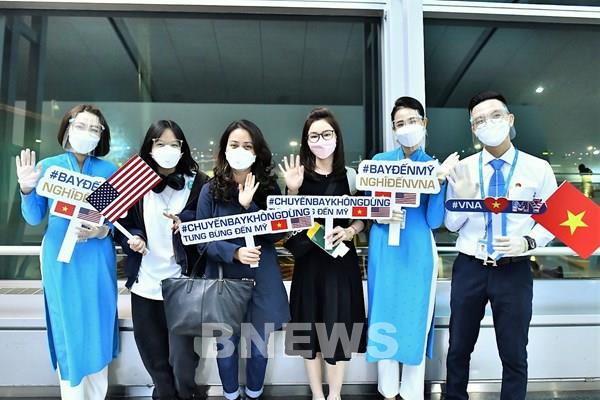 Vietnam Airlines thực hiện thành công chuyến bay thẳng thường lệ đầu tiên đến Mỹ