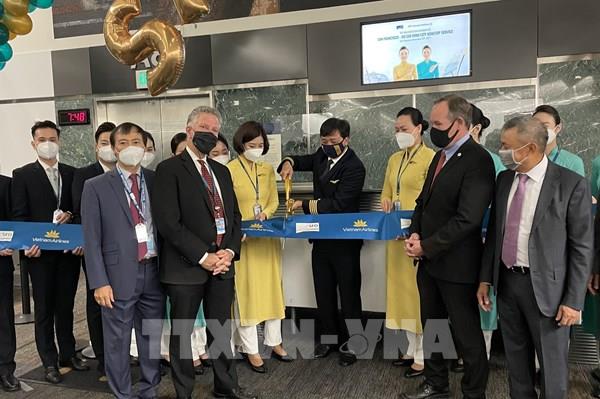 Mở lại đường bay quốc tế: "Bơm oxy" cho ngành du lịch và hàng không