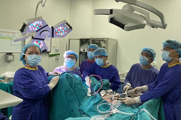 Phẫu thuật thành công tạo hình âm đạo bằng đoạn ruột tự thân