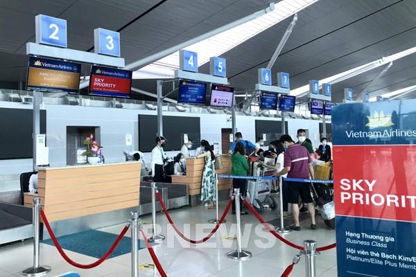 Lần đầu triển khai làm thủ tục trực tuyến cho hành khách bay từ Phú Quốc