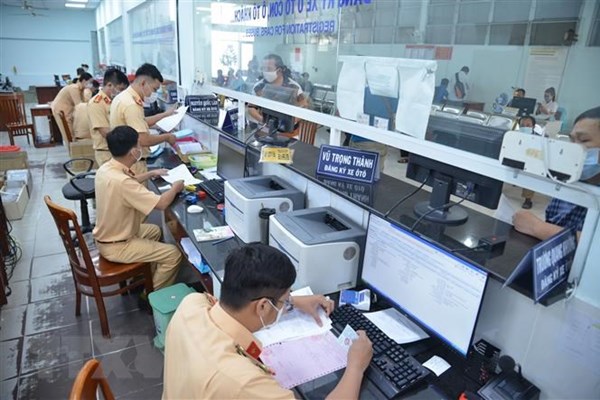 Phí trước bạ ô tô giảm 50%, làm sao để khai báo đăng ký xe nhanh nhất?