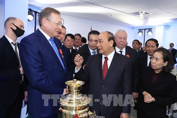 Chủ tịch nước Nguyễn Xuân Phúc thăm công ty dầu khí Zarubezhneft