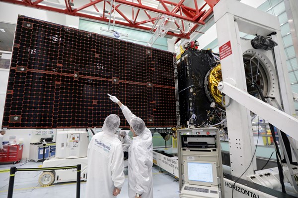 Viasat mua lại Inmarsat để mở rộng dịch vụ truyền thông vệ tinh